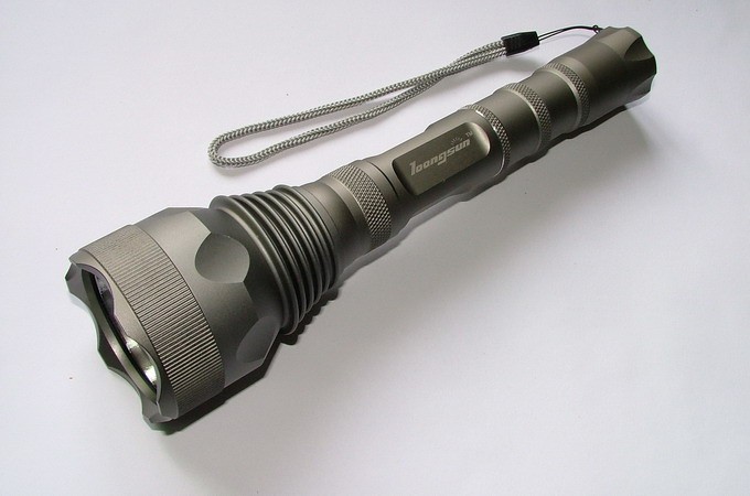 LED手電筒對光學玻璃鏡片的需求系統(tǒng)分析