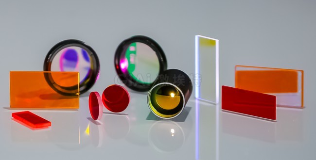 平面濾鏡、濾光鏡、濾光片是不是同一種東西？