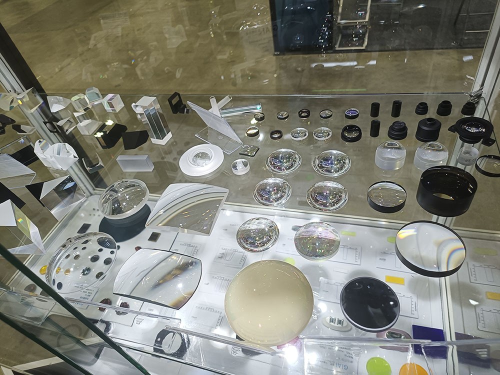 激埃特新加坡非球面透鏡展品攝圖